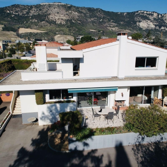  Annonces PORTESLESVALENCE : Domaines / Propriétés | GUILHERAND-GRANGES (07500) | 206 m2 | 697 000 € 