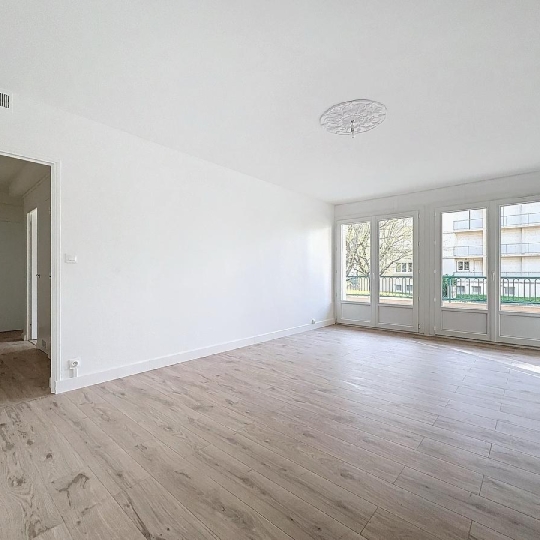  Annonces PORTESLESVALENCE : Appartement | GUILHERAND-GRANGES (07500) | 52 m2 | 129 000 € 