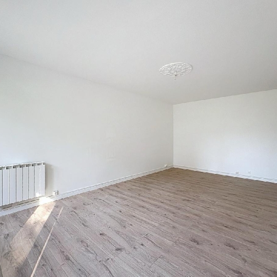  Annonces PORTESLESVALENCE : Appartement | GUILHERAND-GRANGES (07500) | 52 m2 | 129 000 € 